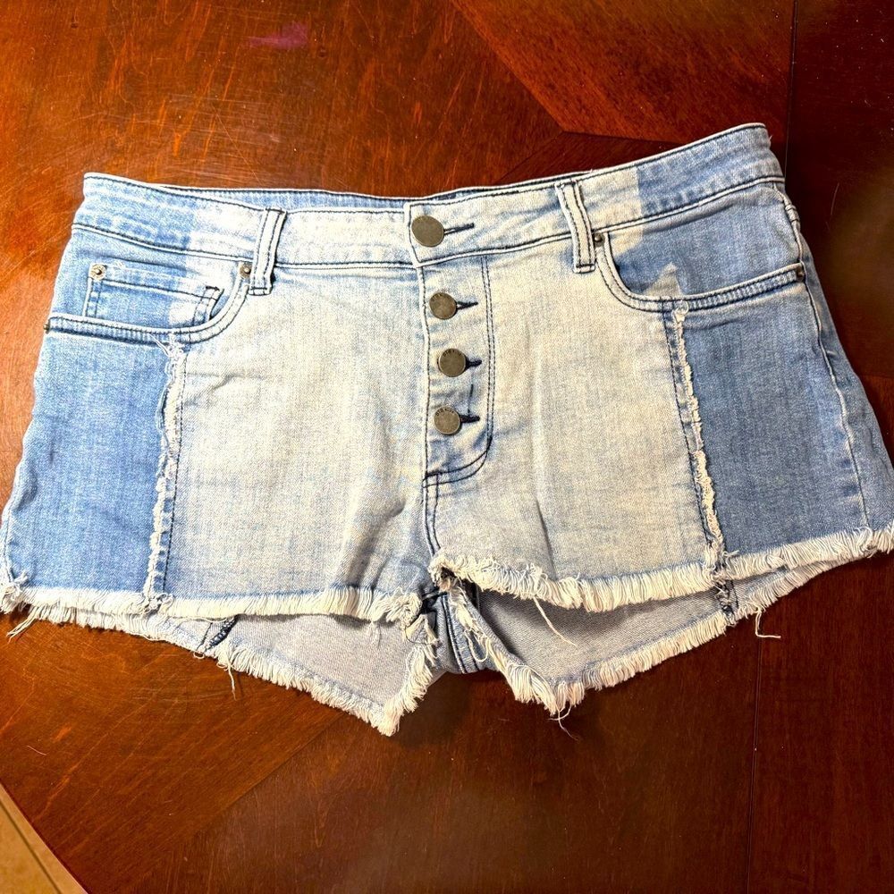 STS Blue High-Rise Frayed Hem Denim Shorts - Size 30 Button-Fly Two-Tone Shorts